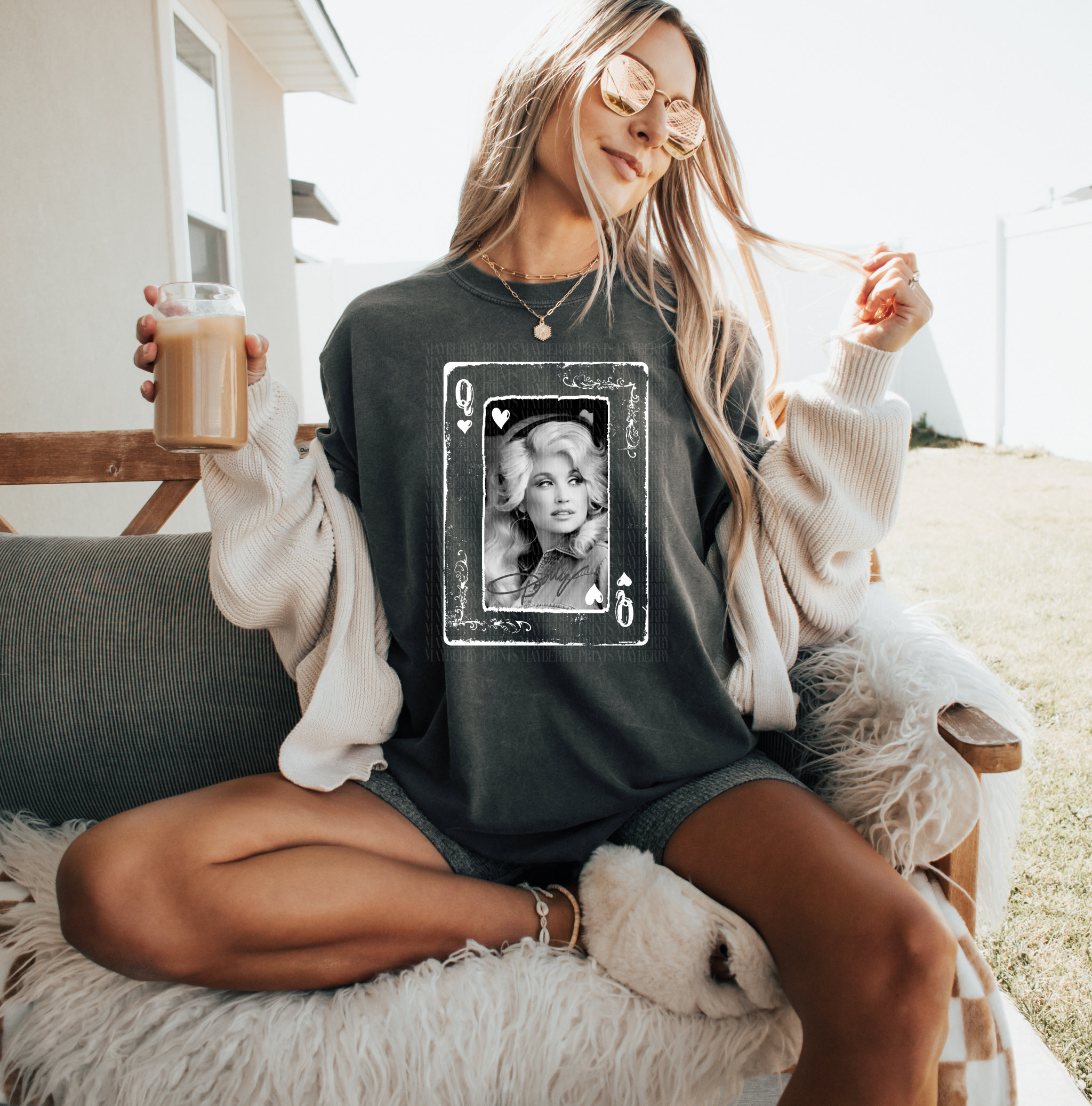 Queen Dolly White