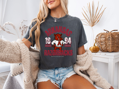 Load image 1 in gallery view. Classic Razorback