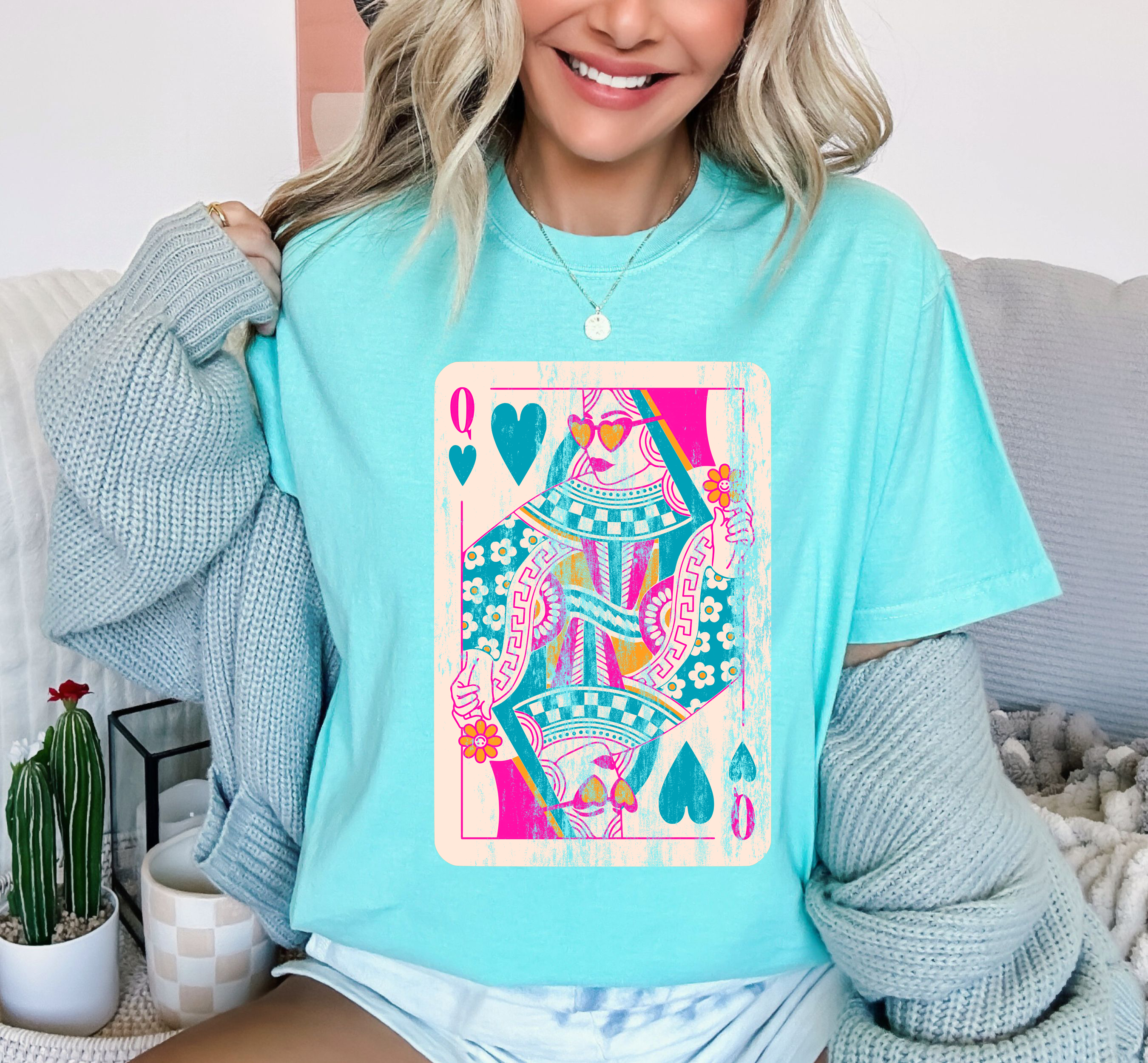 Distressed Teal Queen Of Hearts
